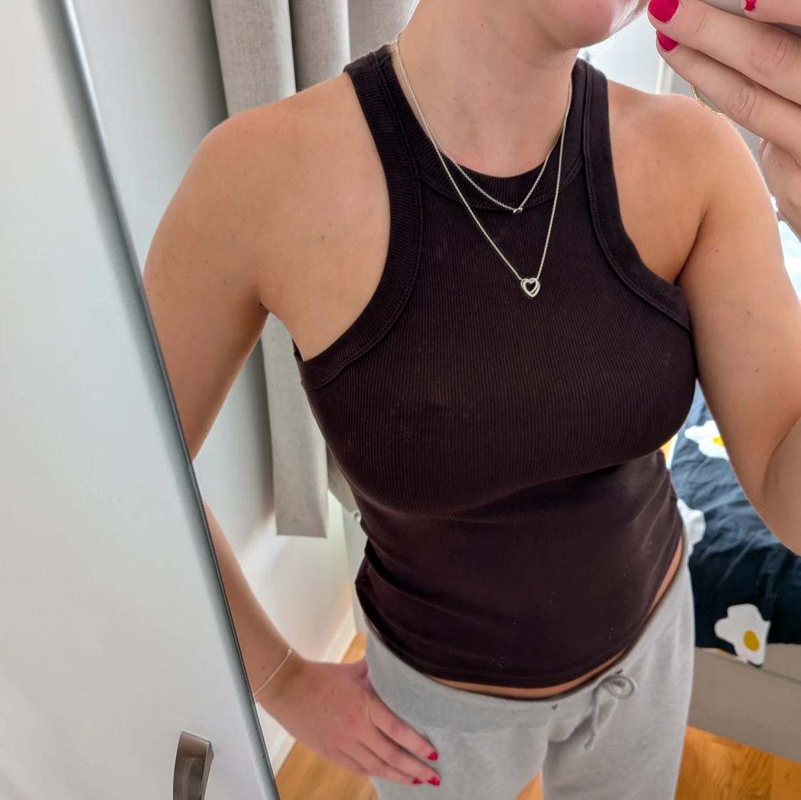 Mörkbrun ribbad linnetopp - 1