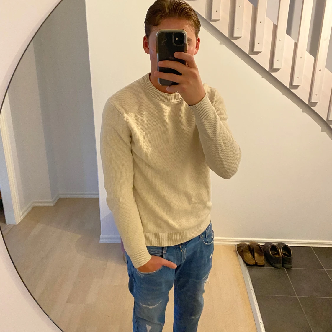 Beige stickad tröja