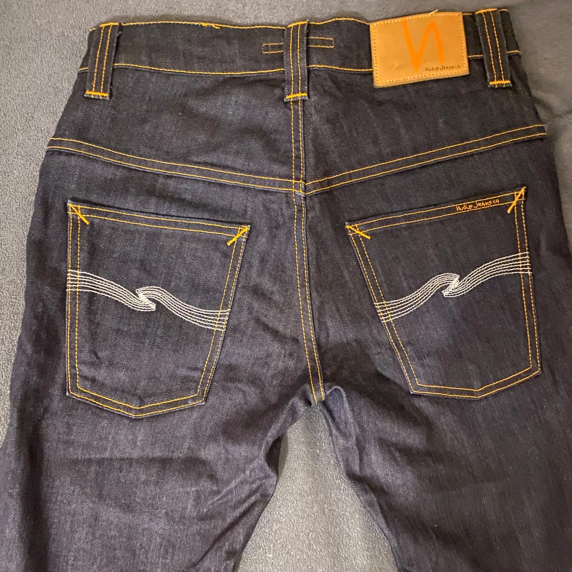 Mörkblå jeans från Nudie Jeans