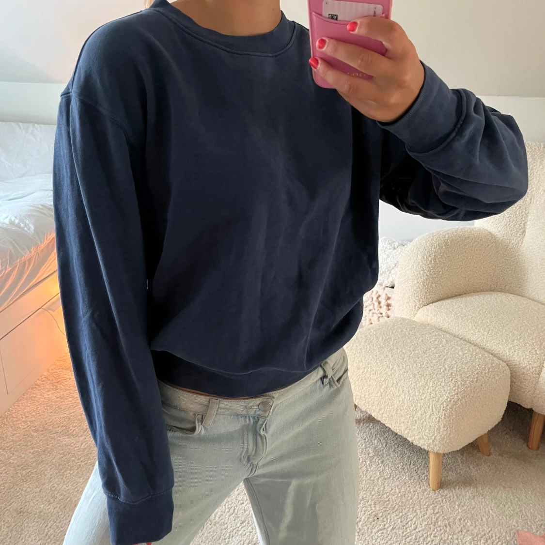 Mörkblå sweatshirt från Weekday - 2