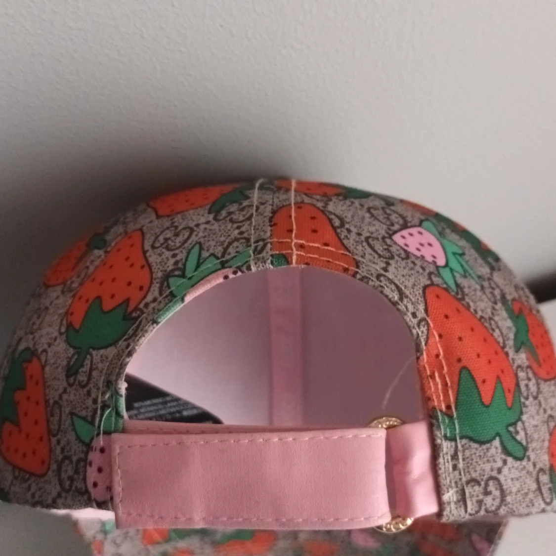 Gucci keps med jordgubbsmönster - 2