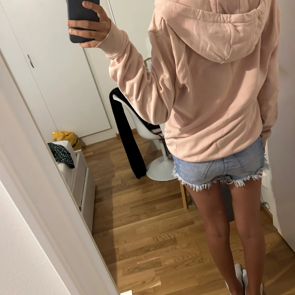 Ljusrosa hoodie från Lyle & Scott - 2