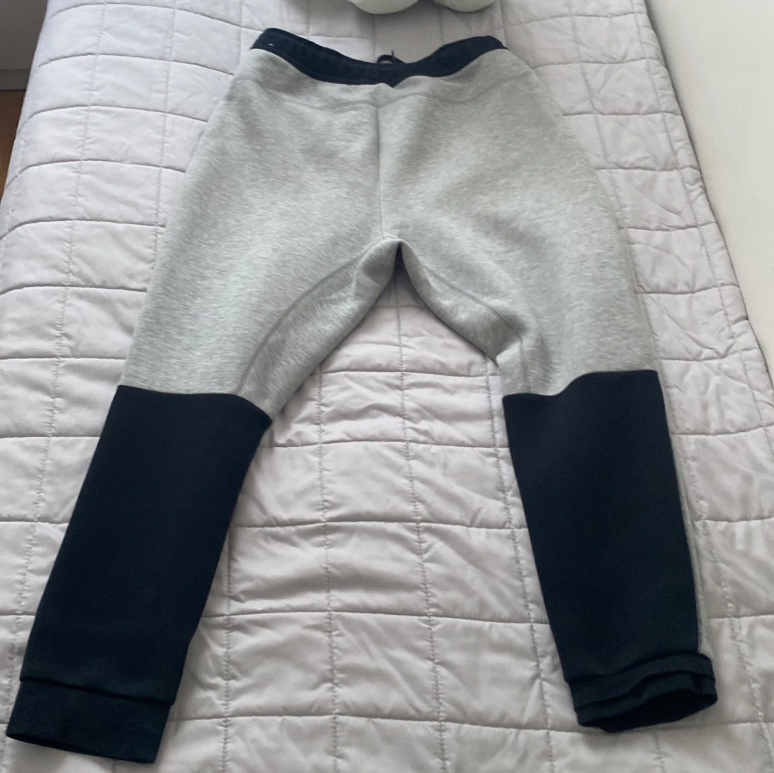 Nike grå mjukisbyxor XL - 1