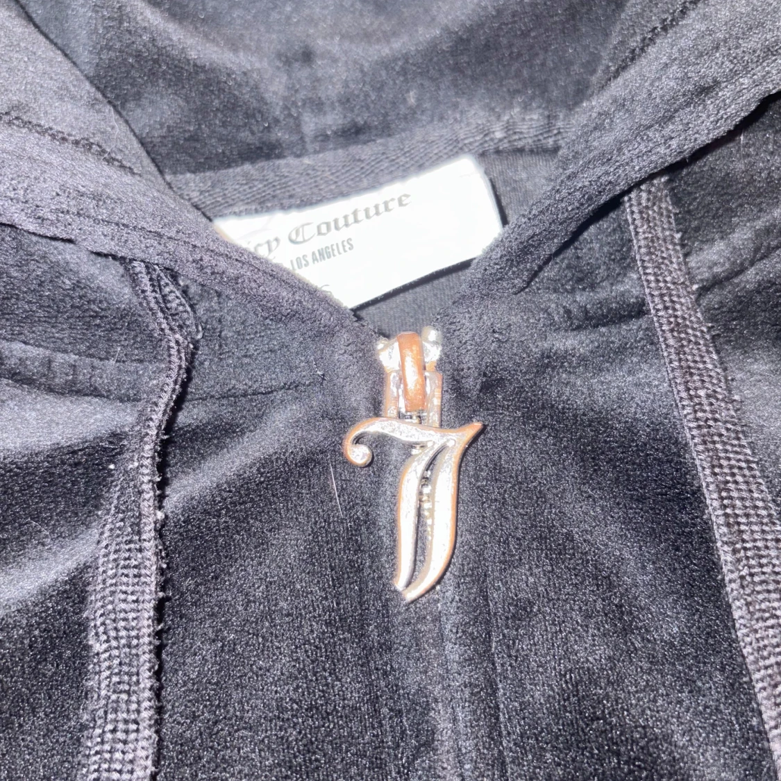 Svart velour hoodie från Juicy Couture - 2