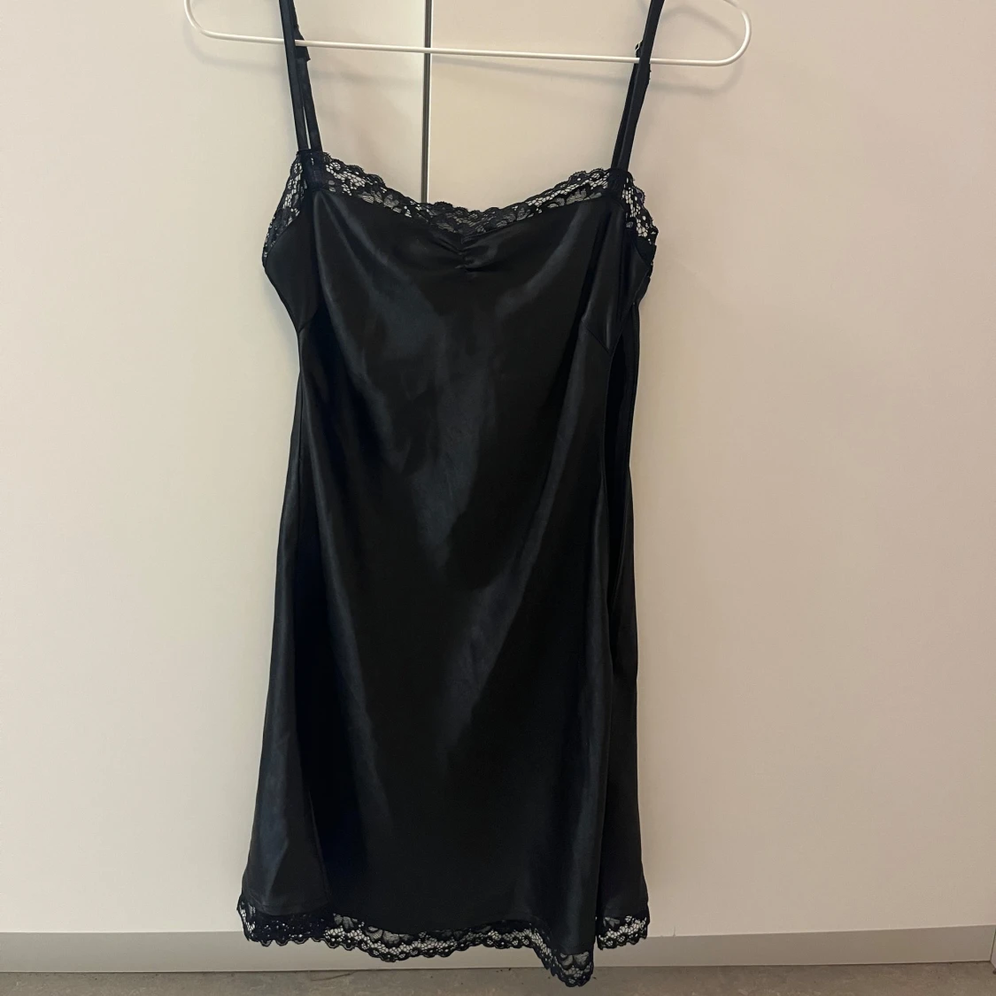 Svart kort klänning  - 1