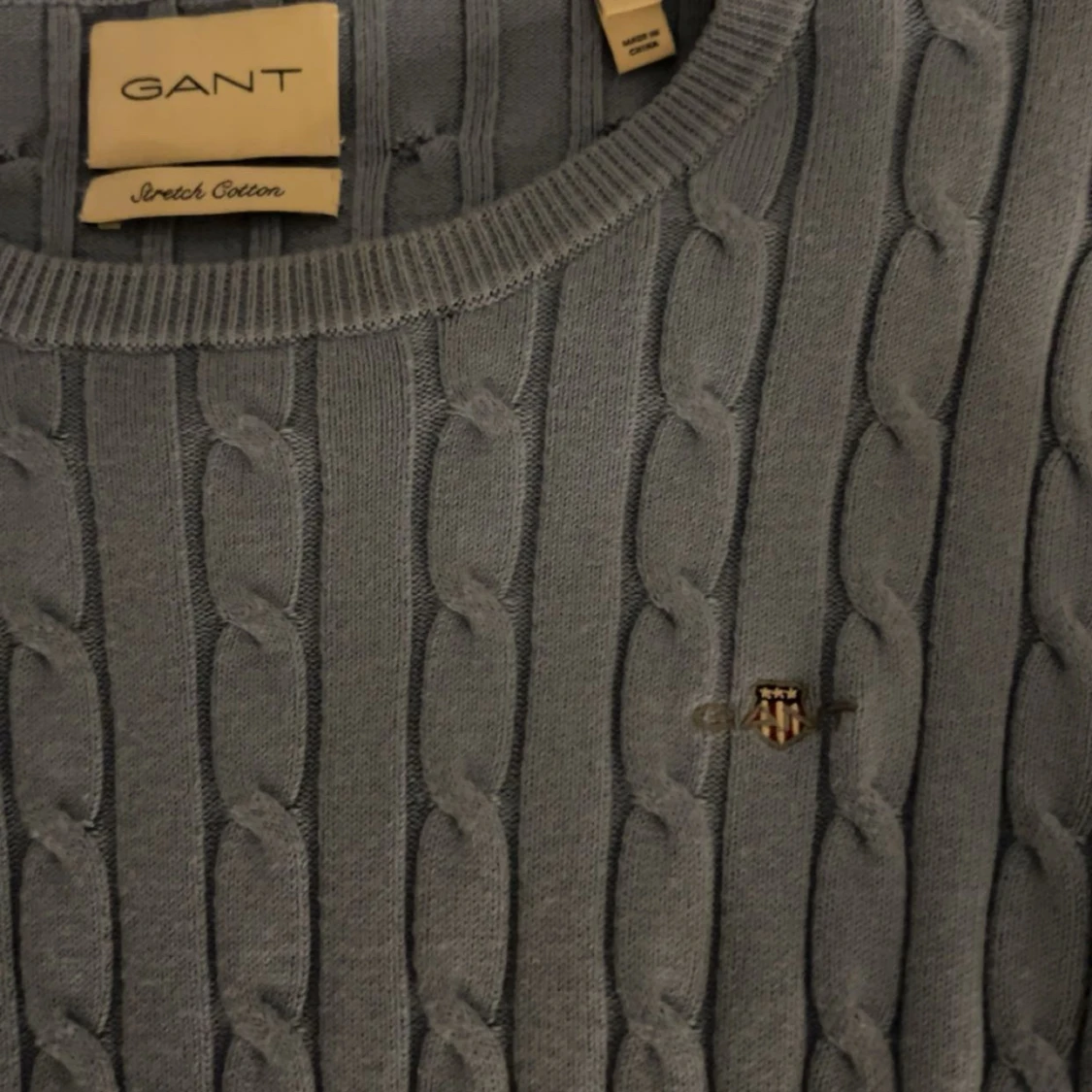 Ljusblå kabelstickad tröja från GANT - 1