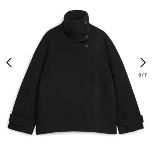 Arket kappa SÖKER - SÖKER!! Helst storlek 38