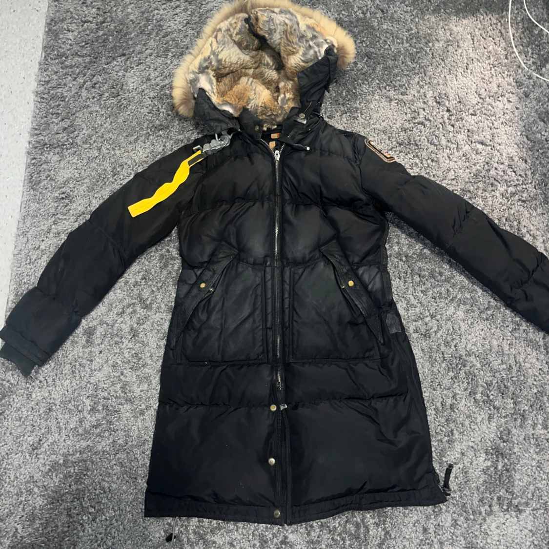 Svart lång dunjacka Parajumpers XS