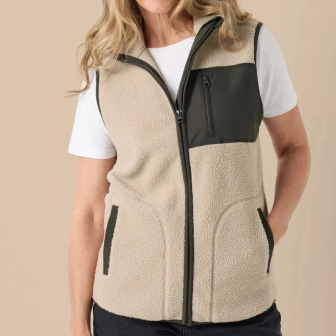 Beige fleeceväst från Newbody XS - 1