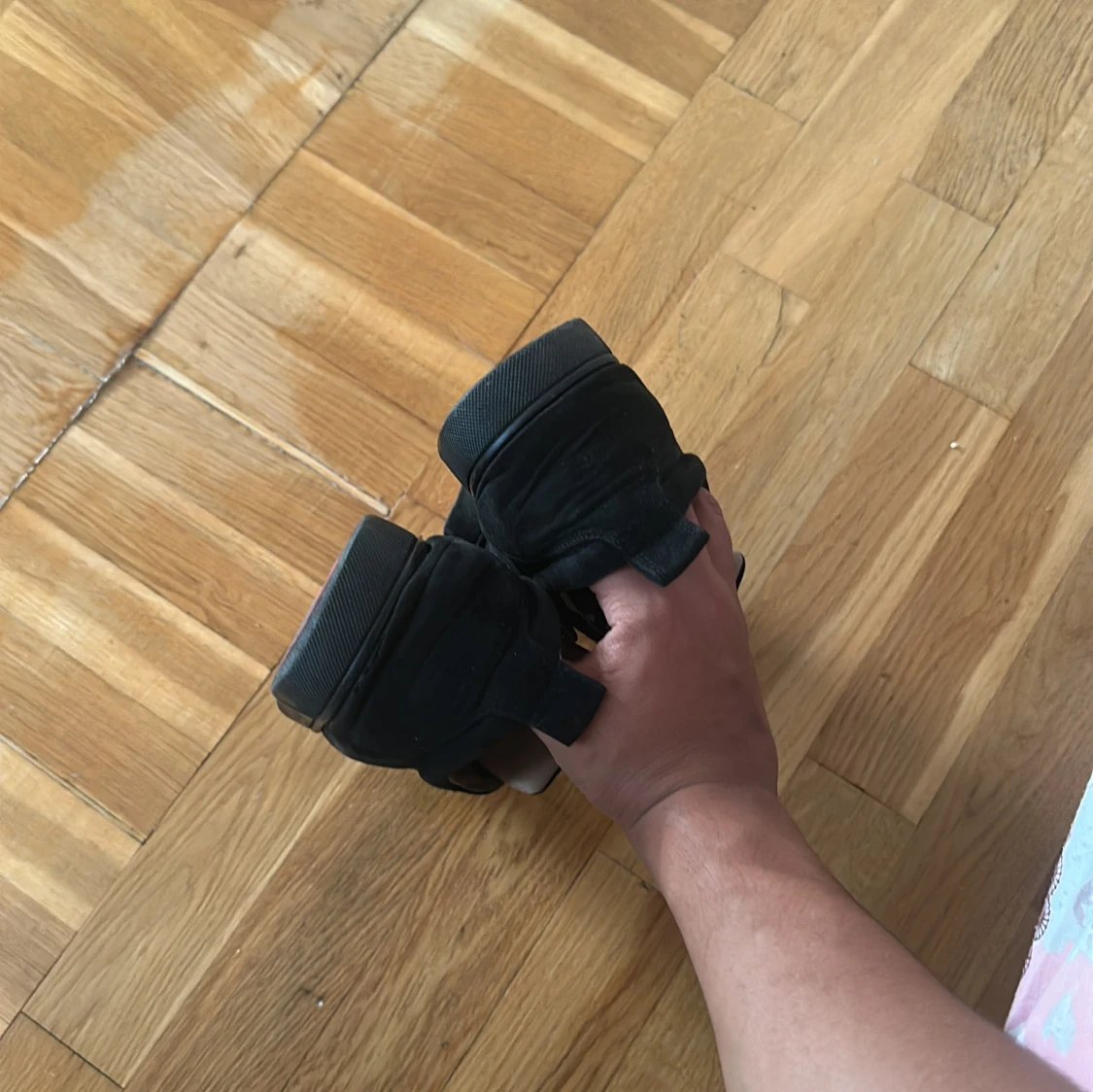 Svarta Louboutin sneakers med nitar - 4