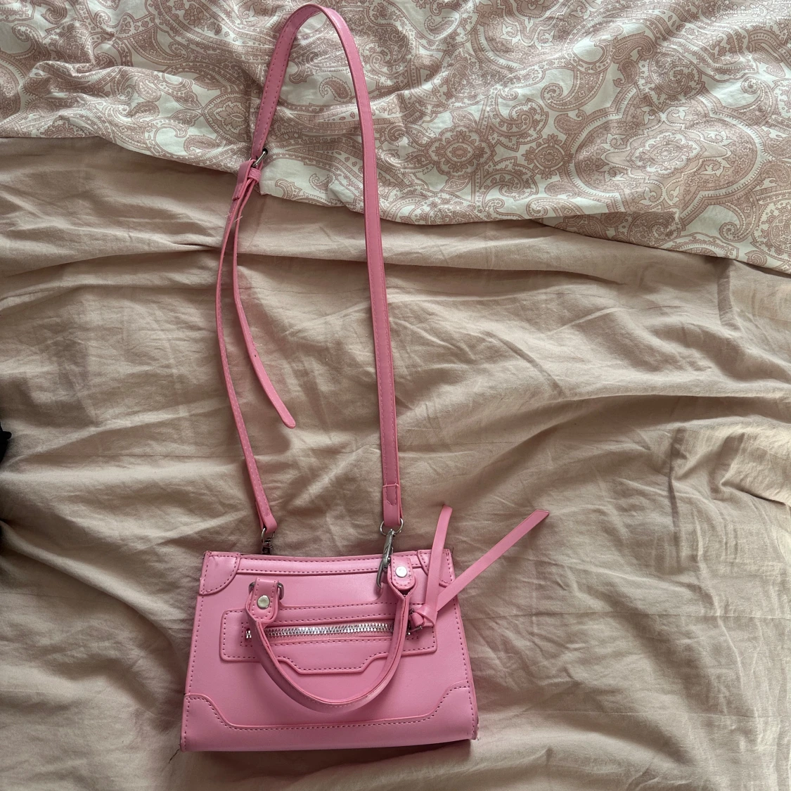 Mini rosa axelväska med dragkedja - 4