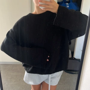 Stcikad tröja -  tryck köp nu🤍💕