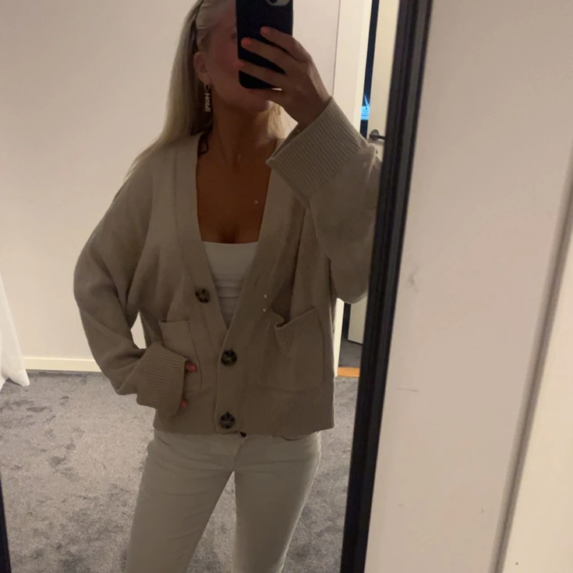 Beige stickad kofta från H&M - 1