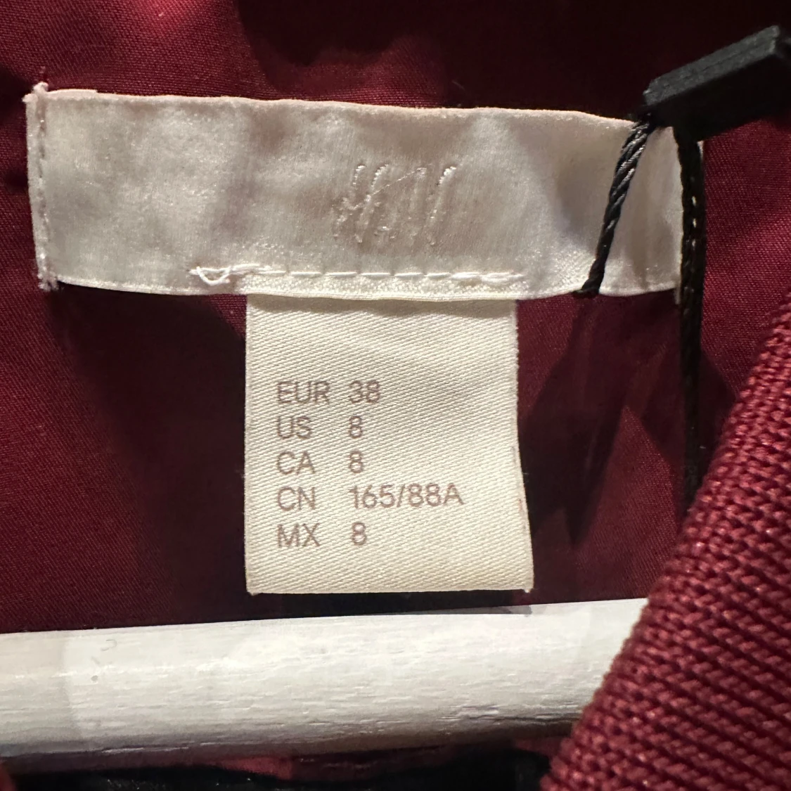 Röd bomberjacka från H&M, strl 38 - 2