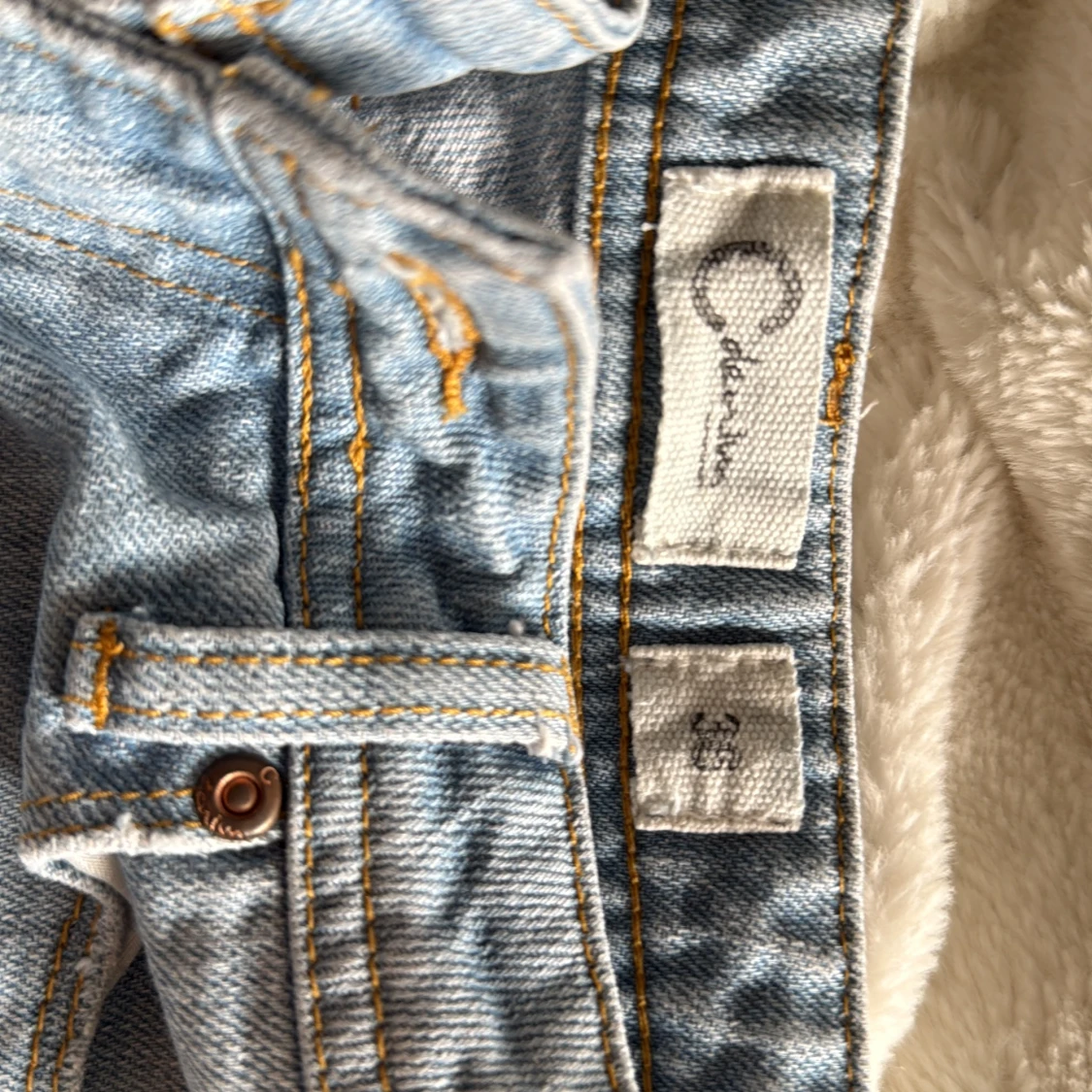 Ljusa jeansshorts från Cotonella - 1