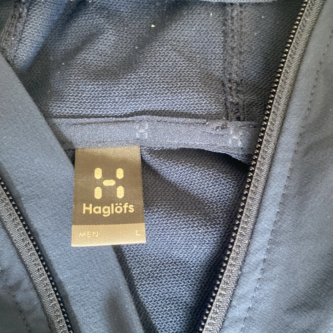 Blå vindjacka från Haglöfs med huva - 1