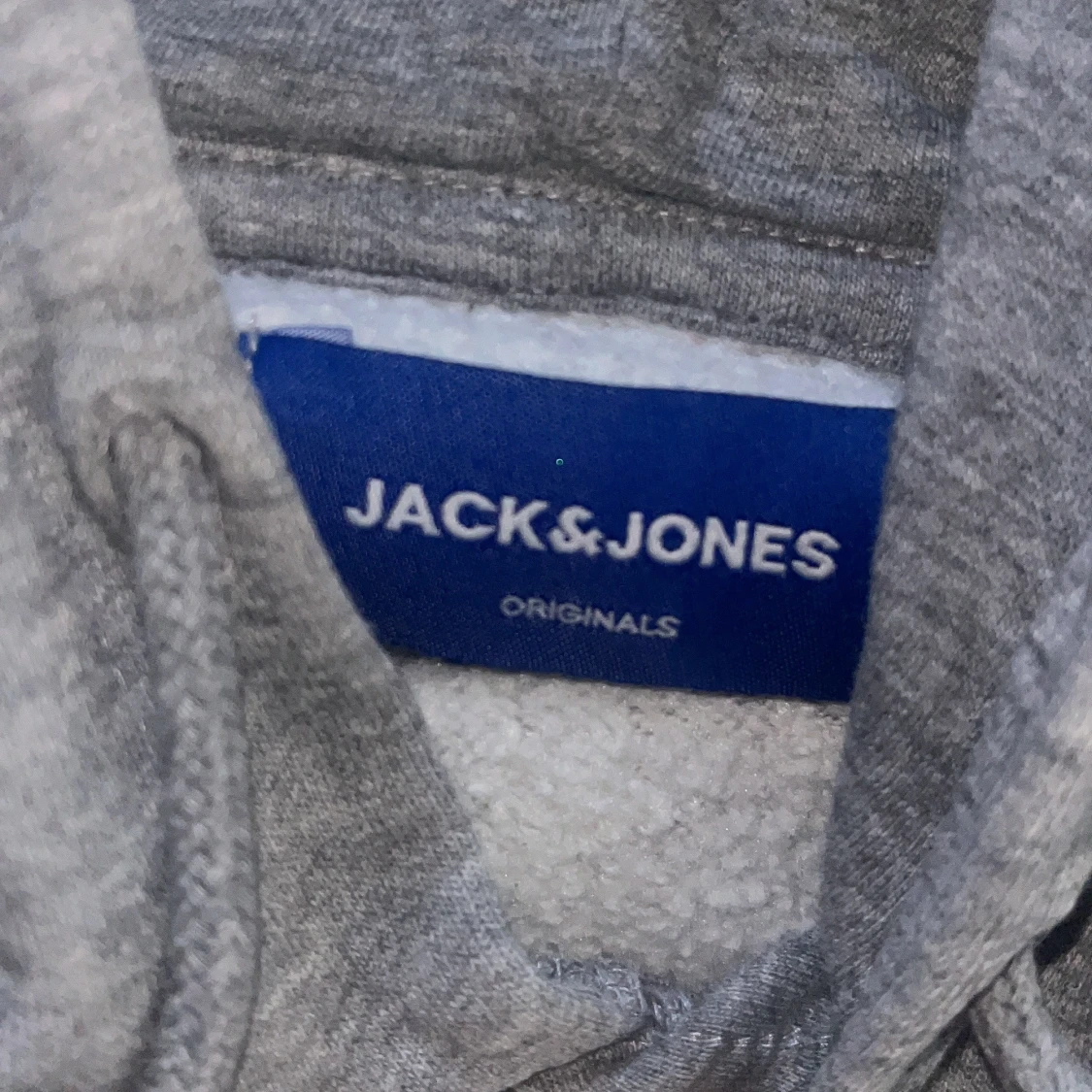 Grå hoodie från Jack & Jones storlek S - 2