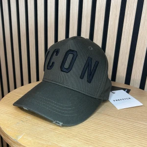 Ny ICON Dsquared2 keps  - Grön ICON keps | Skick 10/10, köptes för några år sedan men användes aldrig så säljer därför nu | Hör gärna av dig vid minsta fundering😊
