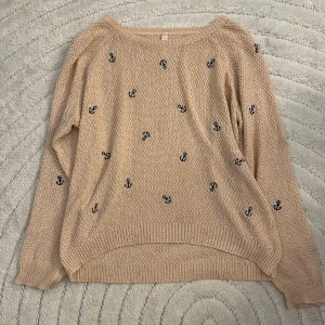 Gullig Tröja - Säljer denna tröjan då den inte kommer till användning 💕