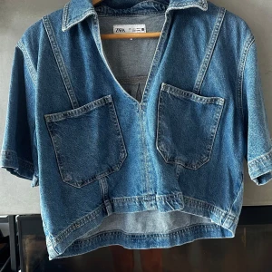 Jeans topp - Så snygg topp med matchande shorts till 