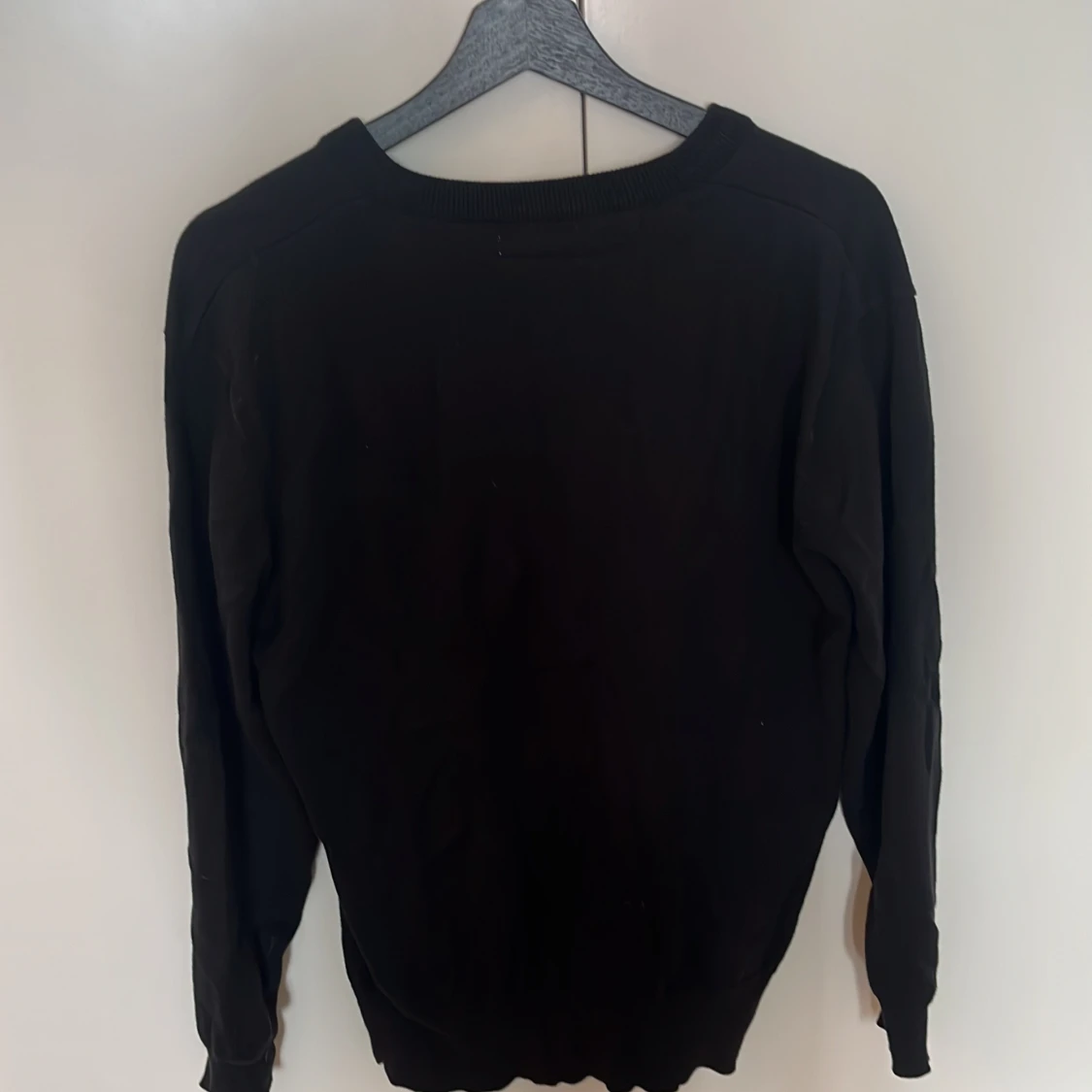 Svart v-ringad tröja från GANT - 1