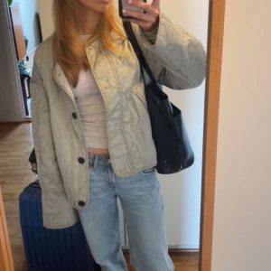 Ljusgrön jacka  - Supersnygg ljusgrön jacka från Zara💗💗