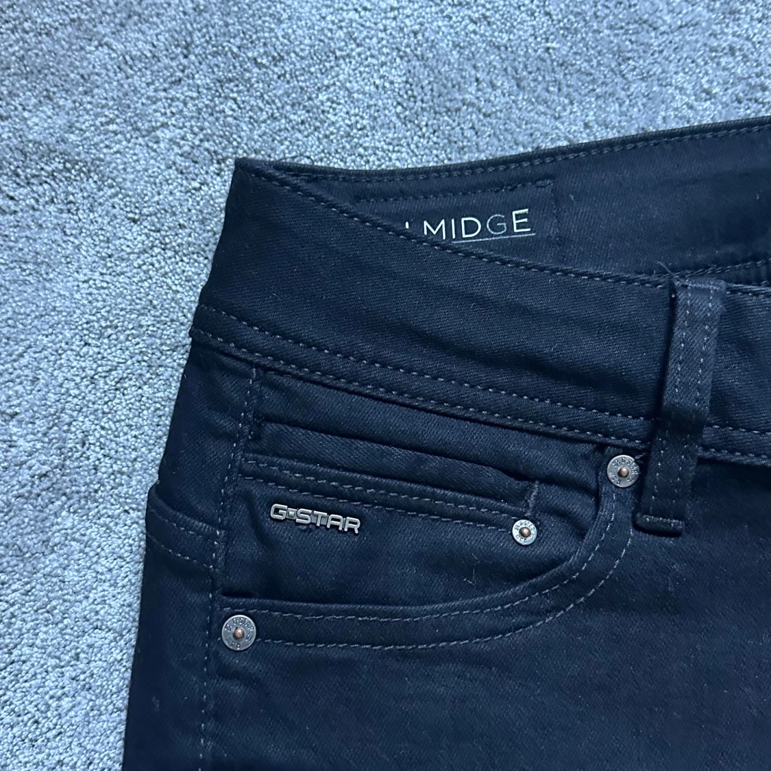 Svarta bootcut jeans - 4