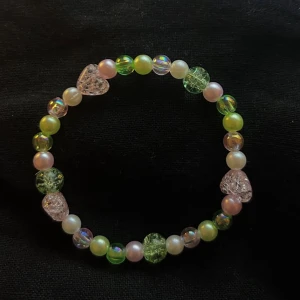 Armband - ARMBAND, 40:- 🌸💖🍀◻️  Omkretsen på min handled: 16 cm Omkrets på armband: 17 cm lite (passar mig)