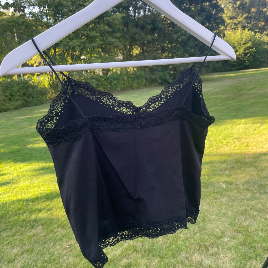 Svart croppad linnetopp från ONLY - 1