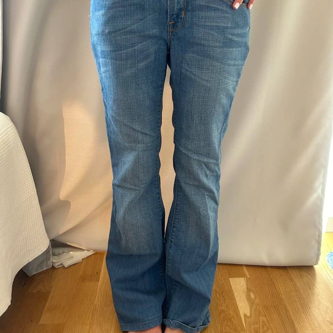 Blå bootcut jeans  - 3