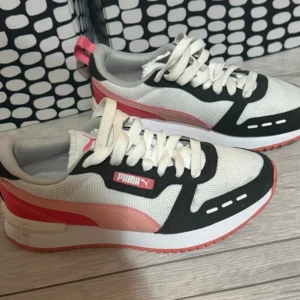 Sneakers Puma - Mycket fint, som ny