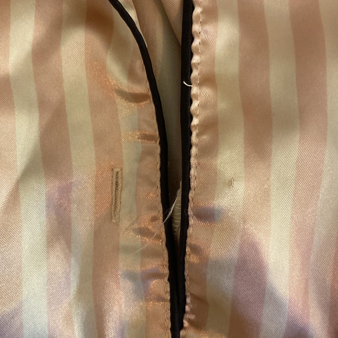 Champagnefärgad randig pyjamas KappAhl - 1