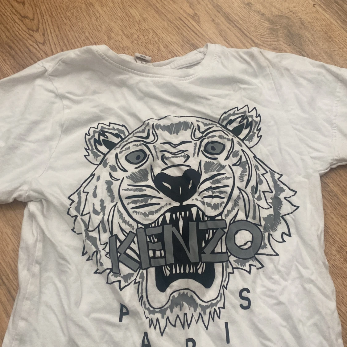 Vit Kenzo t-shirt med tigertryck - 1