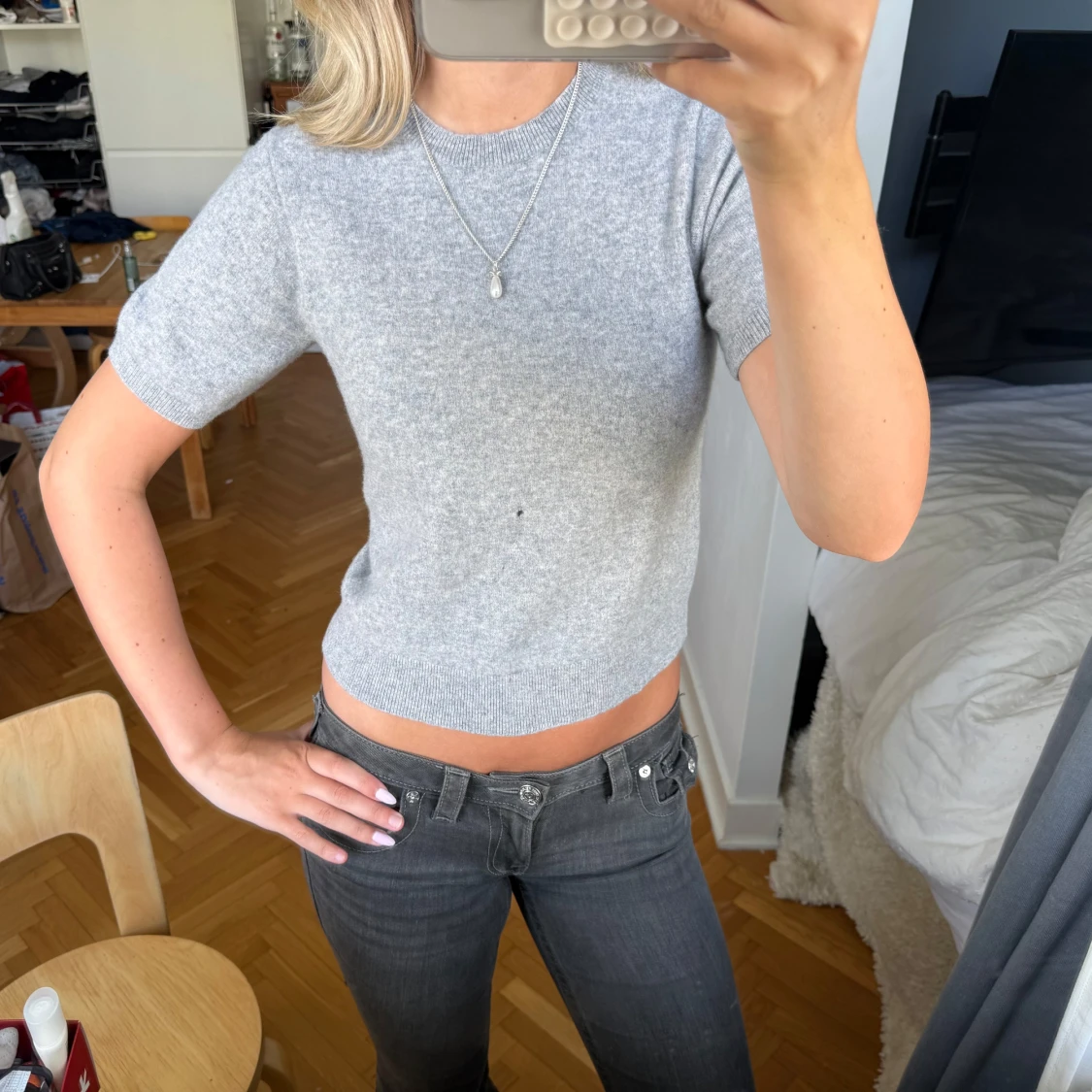 Grå stickad kortärmad tröja Neo Noir