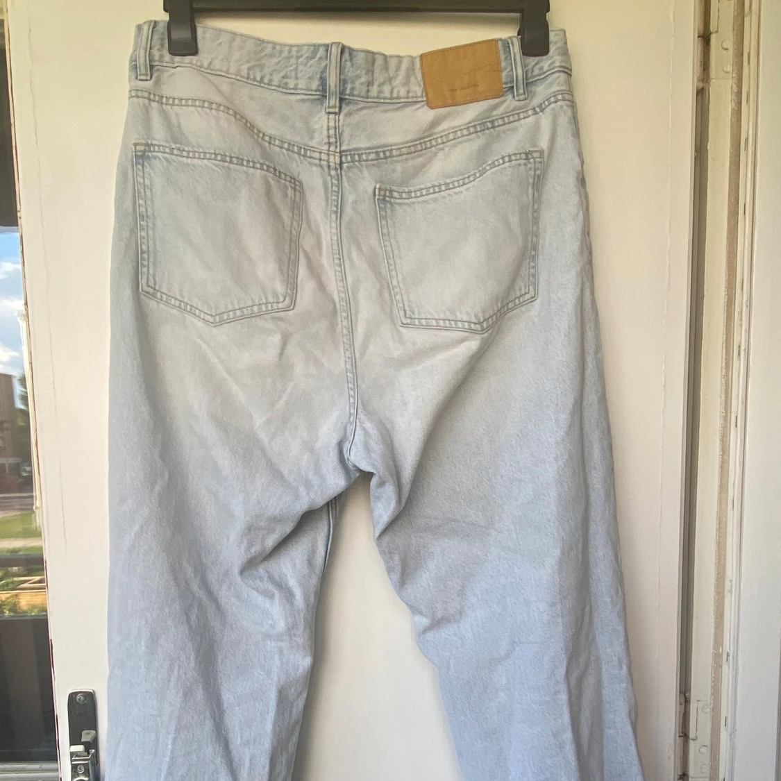 Ljusblå raka jeans från bershka - 1