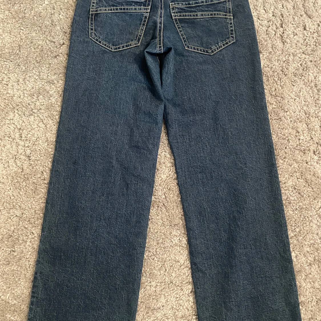 Blåa vida jeans från Gina tricot - 2