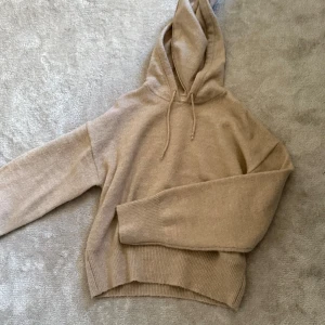 Hoddie   - Super skön hoddie från Gina 