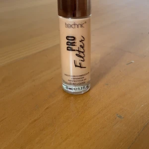 Technic Pro Filter foundation - Technic Pro Filter foundation i flytande form, 33 ml. ALDRIG ANVÄND. Helt ny! Pris går att diskutera💕skriv vid mer frågor💕