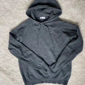 Tiger of Sweden merinoull  - Riktigt najs hoodie /tröja i skönt matrial och perfekt skick, skriv vid funderingar