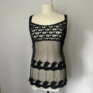 Virkad topp - Virkad topp från vintage märket Nella Fantasia. Made in USA