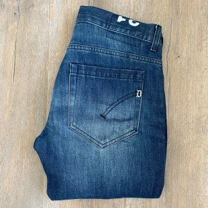 Dondup george jeans - Ett par riktigt fet dondup george jeans (skinny fit) i storlek W31. Jeansen är i väldigt bra skick. Hör av er vid frågor