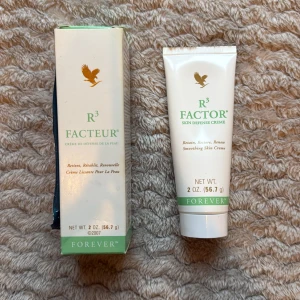 Forever R3 Factor ansiktskräm - Oöppnad Forever R3 Factor Skin Defense Creme. Tuben kommer i originalförpackning. Krämen är framtagen för att återfukta och skydda huden.