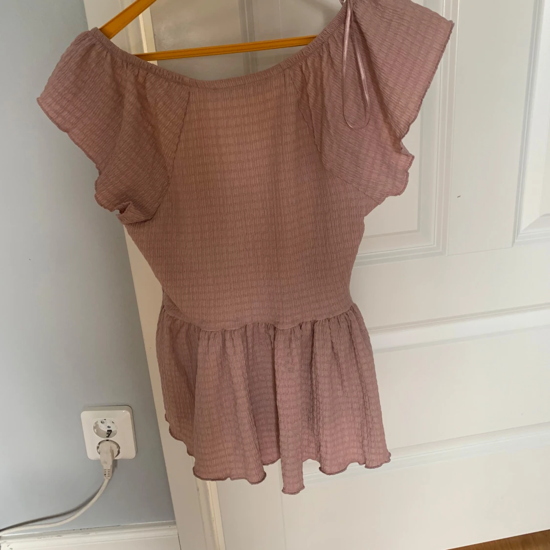 Rosa blus med volang från 157, XS - 2