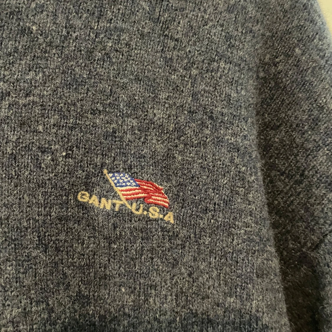 Mörkgrå stickad tröja från GANT - 2