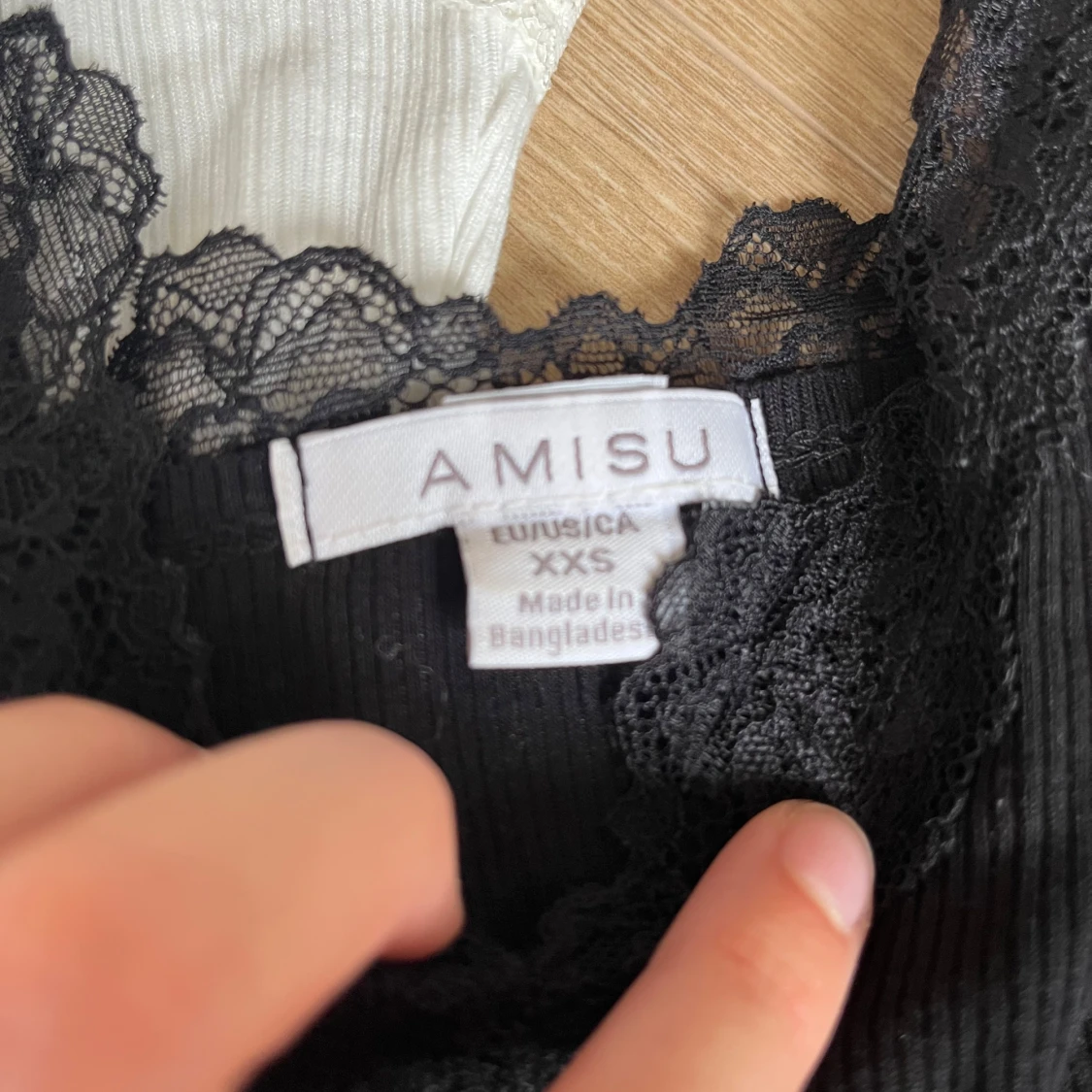 2 ribbade spetslinnentoppar Amisu XXS - 2