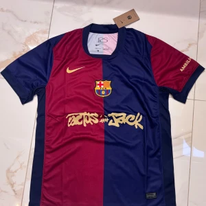 Barcelona x Travis Scott - Size M