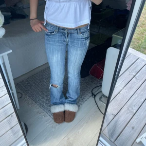7forallmankind Jeans lowwaist utsvängda lågmidjade bootcut  - Jeans från 7forallmankind💋💋en skärphållare trasig
