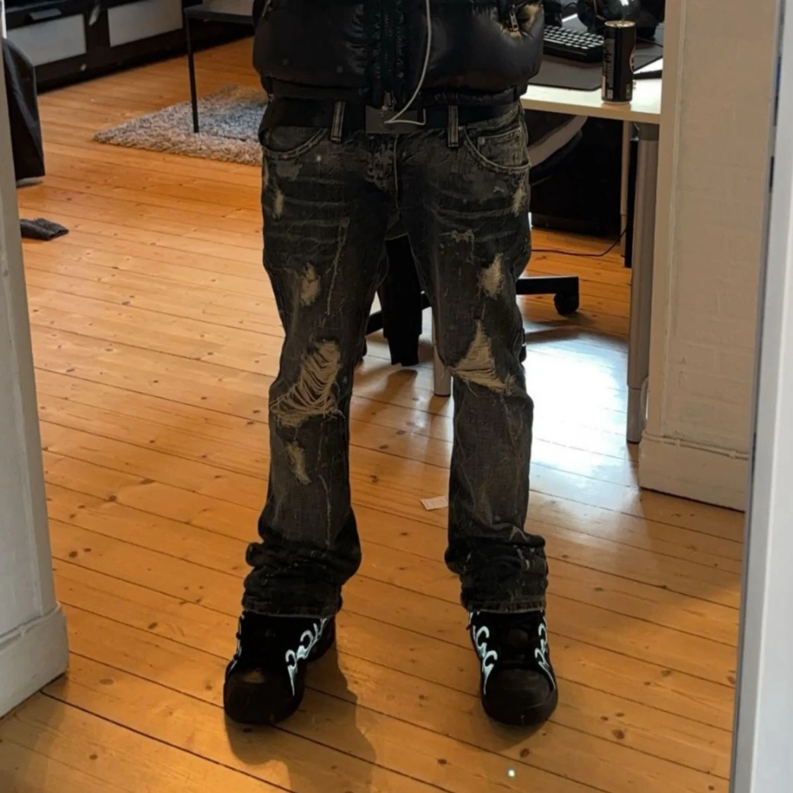 Midas bootcut jeans med slitningar