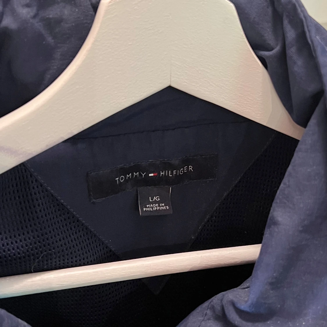 Blå vindjacka från Tommy Hilfiger - 2