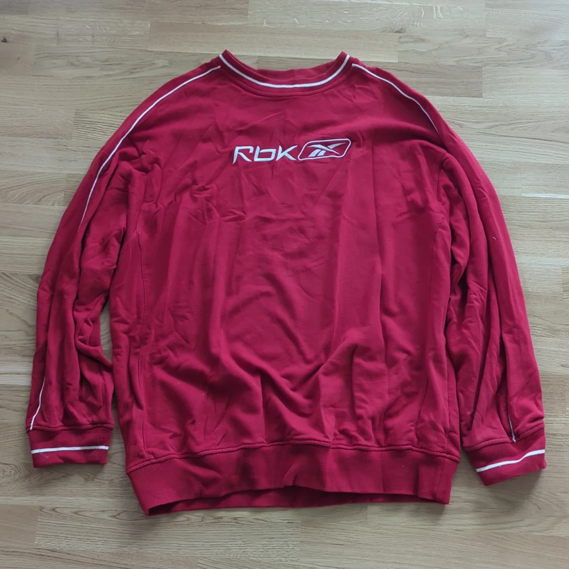 Röd crewneck från Reebok XXL